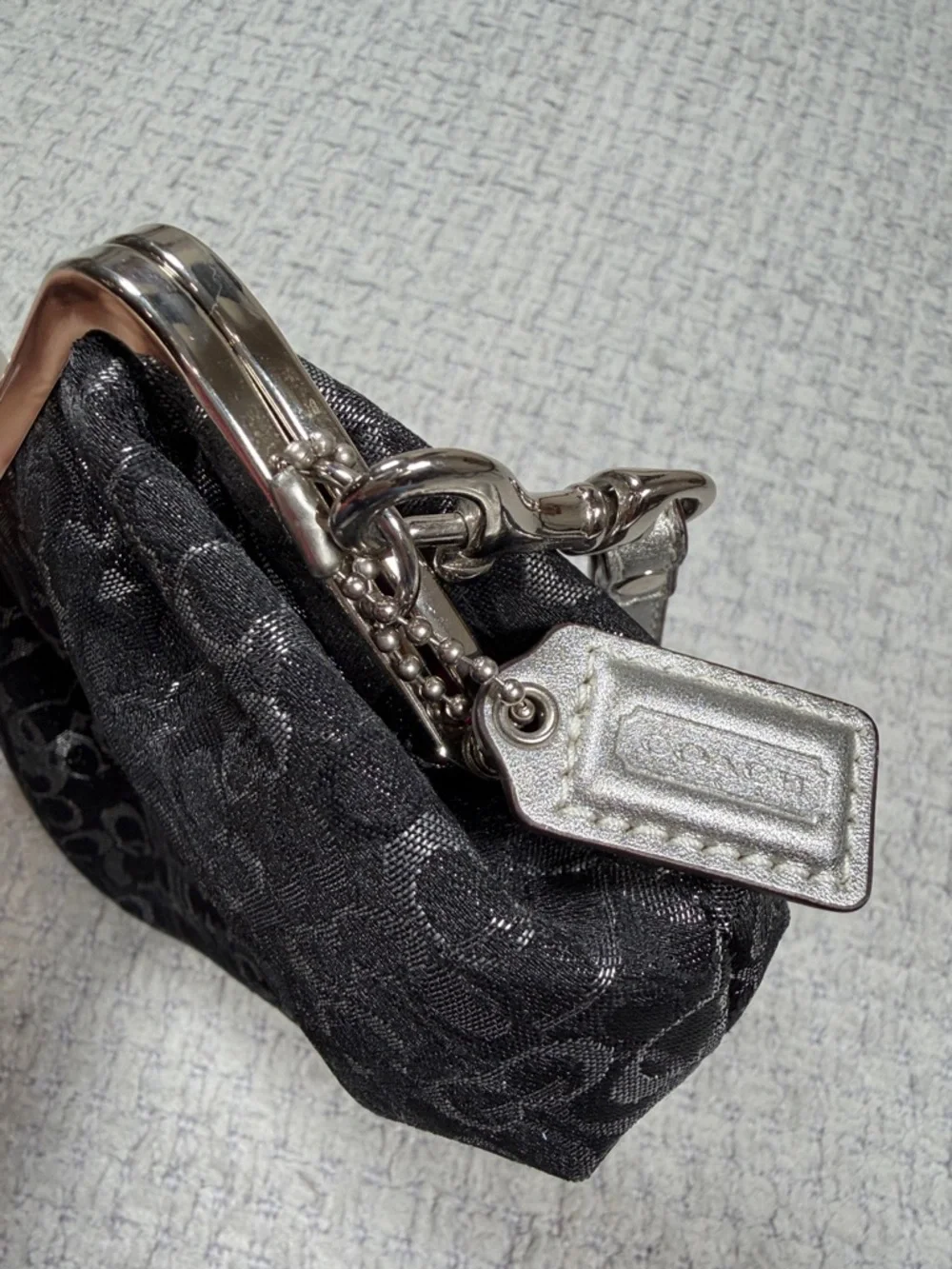 COACH Vintage Y2K Optic Lurex Framed Kisslock Clutch Wristlet Black Silver Pink